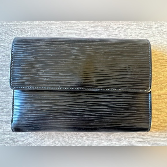 Louis Vuitton Black Epi Wallet - Picture 10 of 11